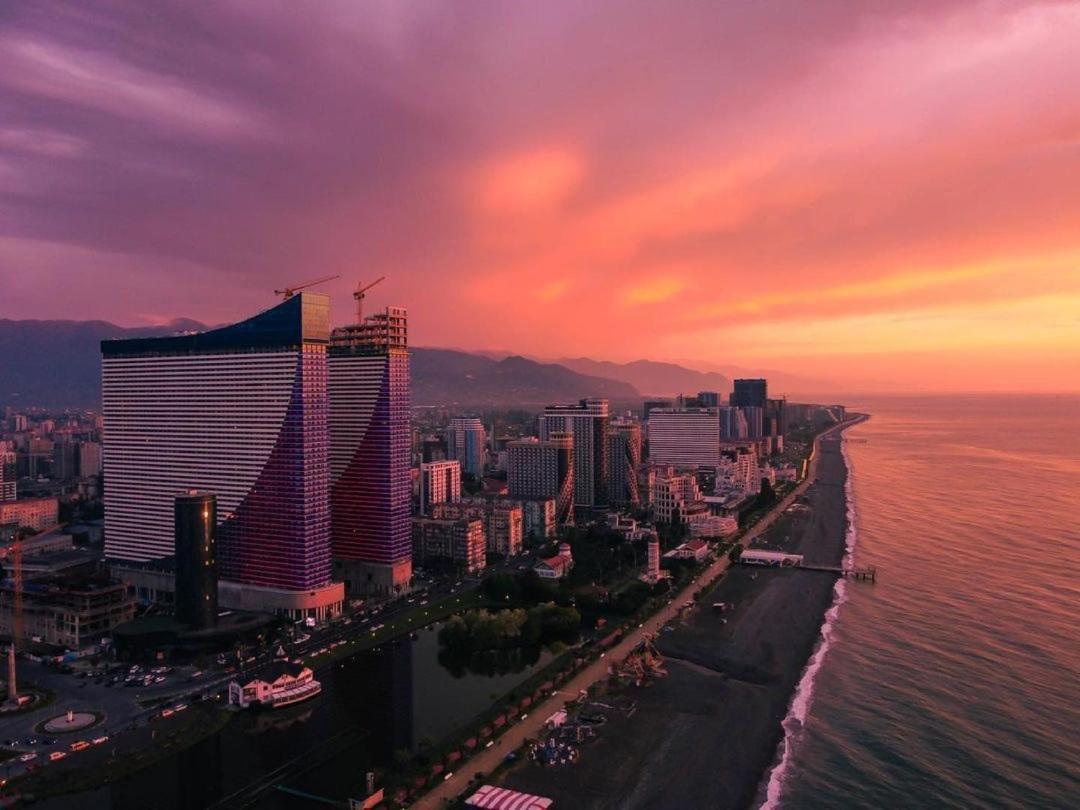 Orbi Twin Tower Batumi Батуми Экстерьер фото